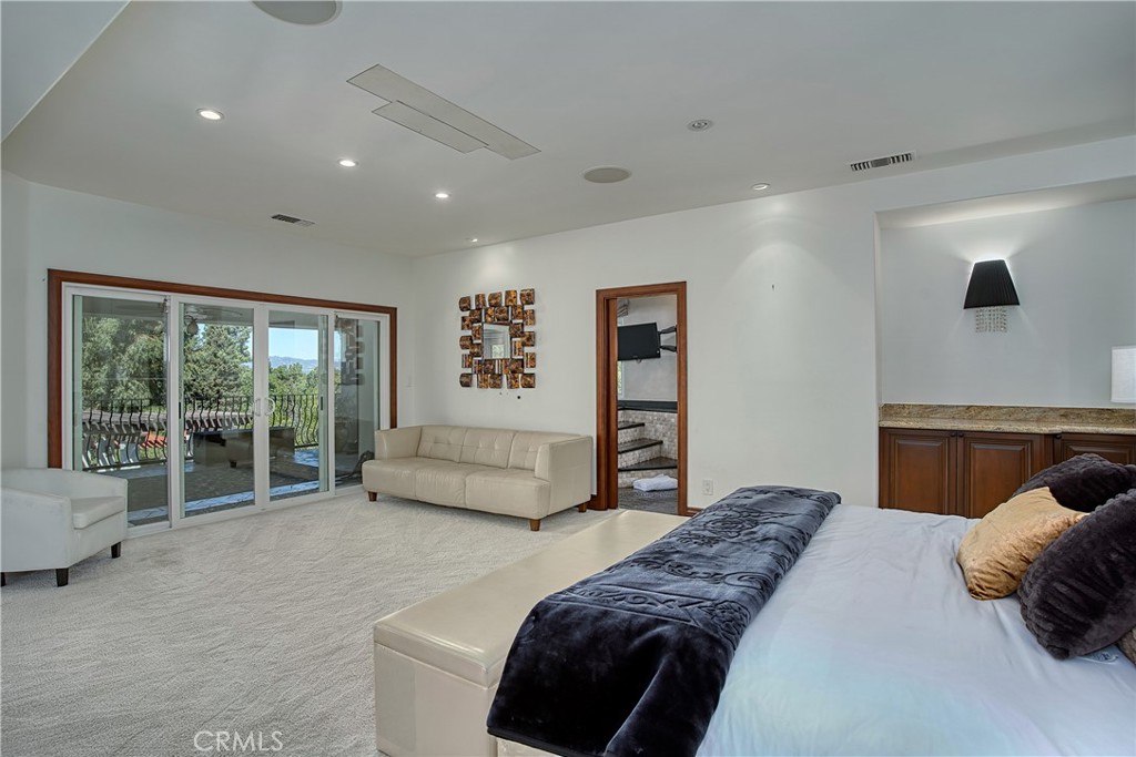 4760 Corbin Avenue Property Photo 22