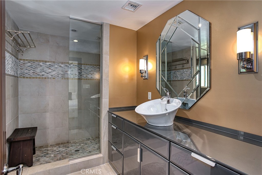 4760 Corbin Avenue Property Photo 35