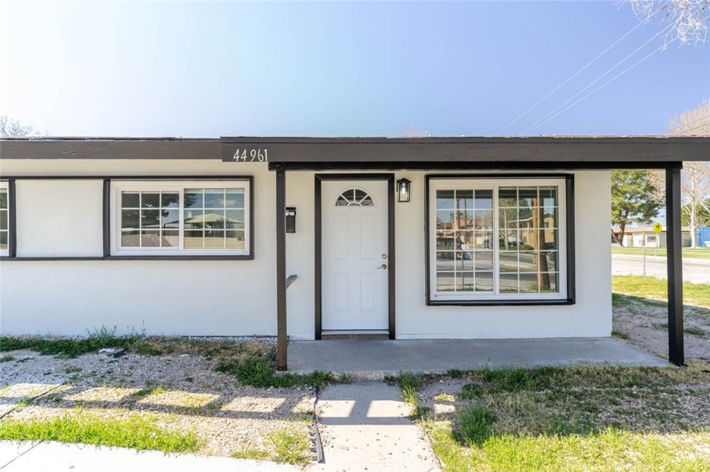44961 5th Street E Property Photo 1
