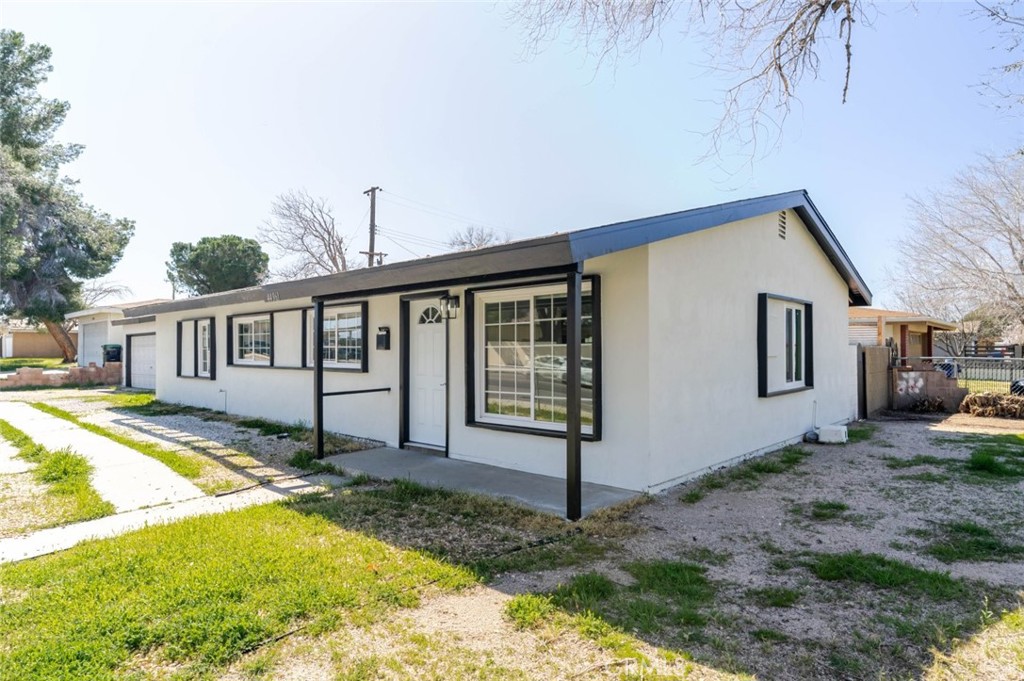 44961 5th Street E Property Photo 2