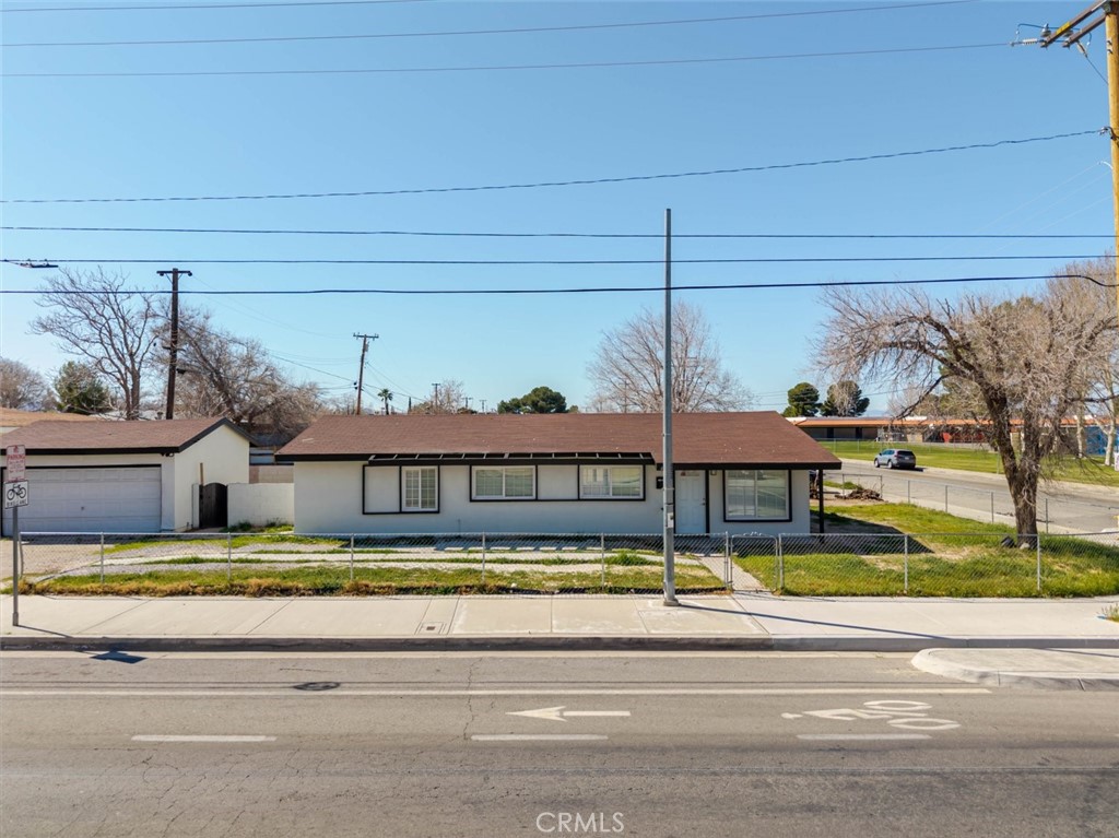 44961 5th Street E Property Photo 4