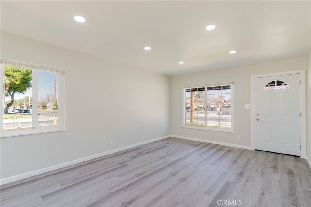 44961 5th Street E Property Photo 5
