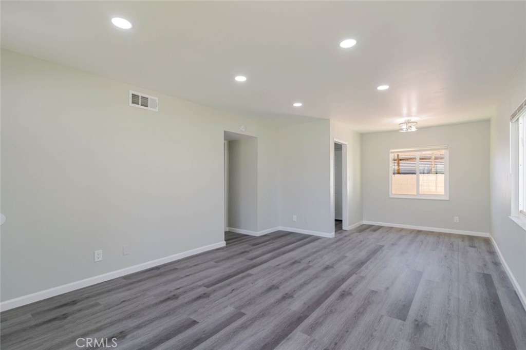 44961 5th Street E Property Photo 8