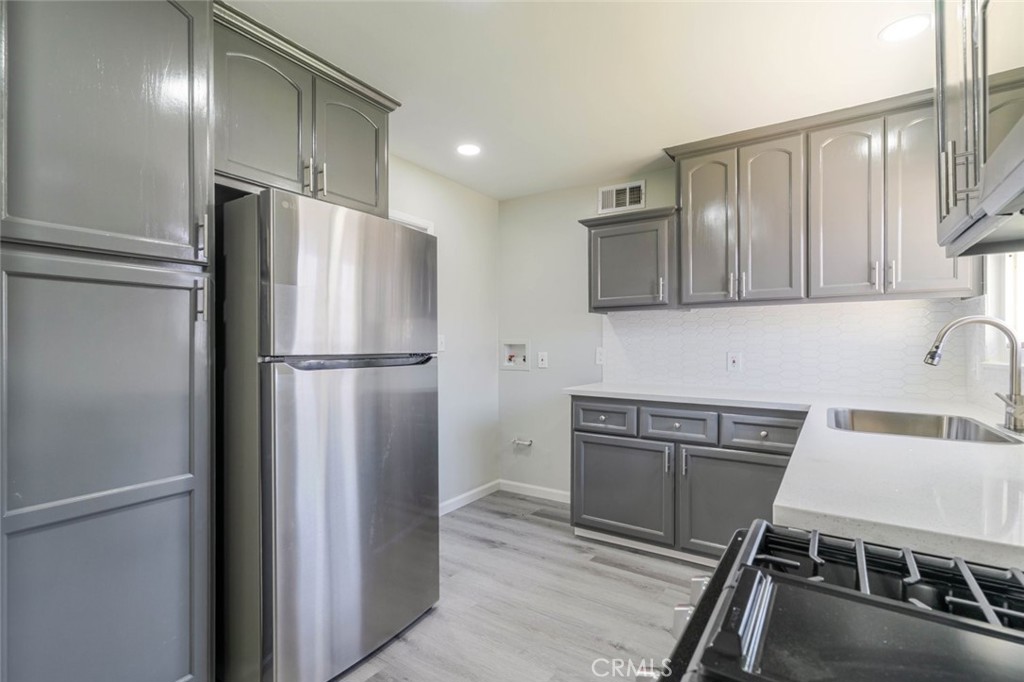 44961 5th Street E Property Photo 11