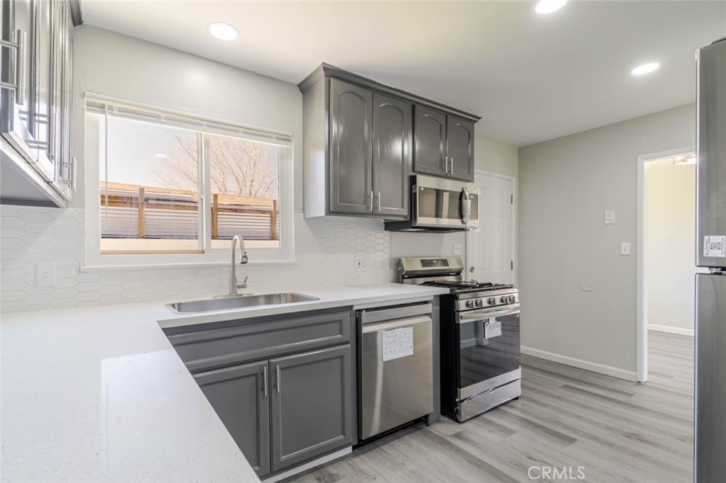 44961 5th Street E Property Photo 12
