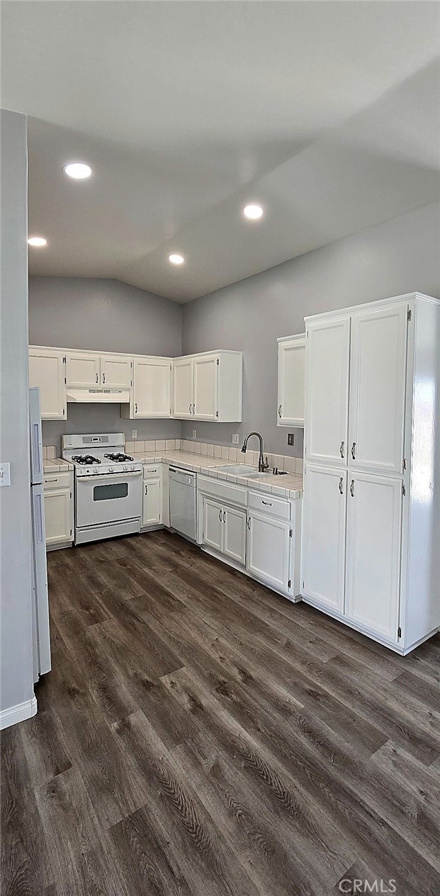 7507 Cross Glade Property Photo 9