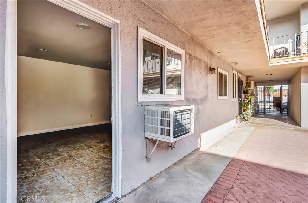 6735 Elmer 9 Property Photo 3