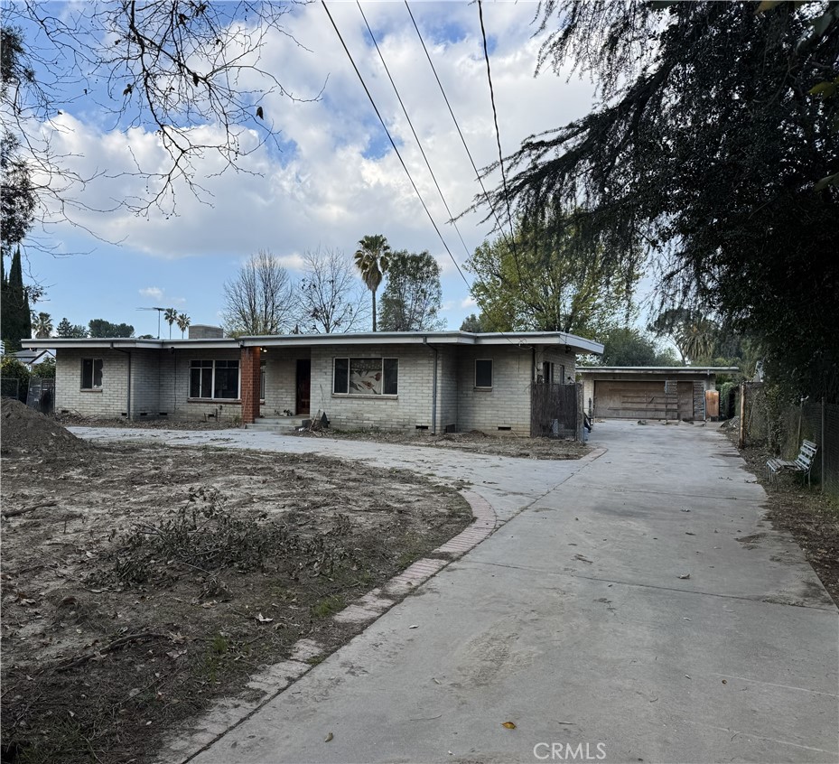 17545 Community Street Property Photo 1