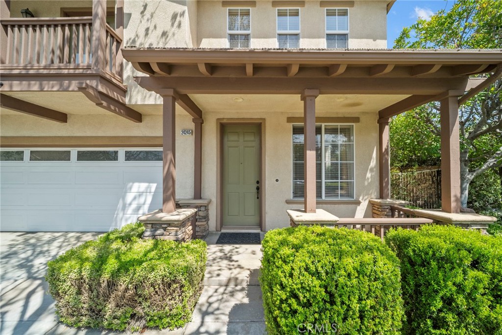 24245 Silhouette Property Photo 3