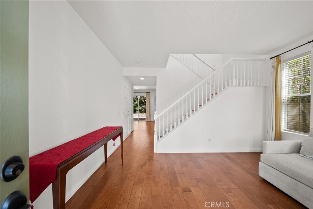 24245 Silhouette Property Photo 4