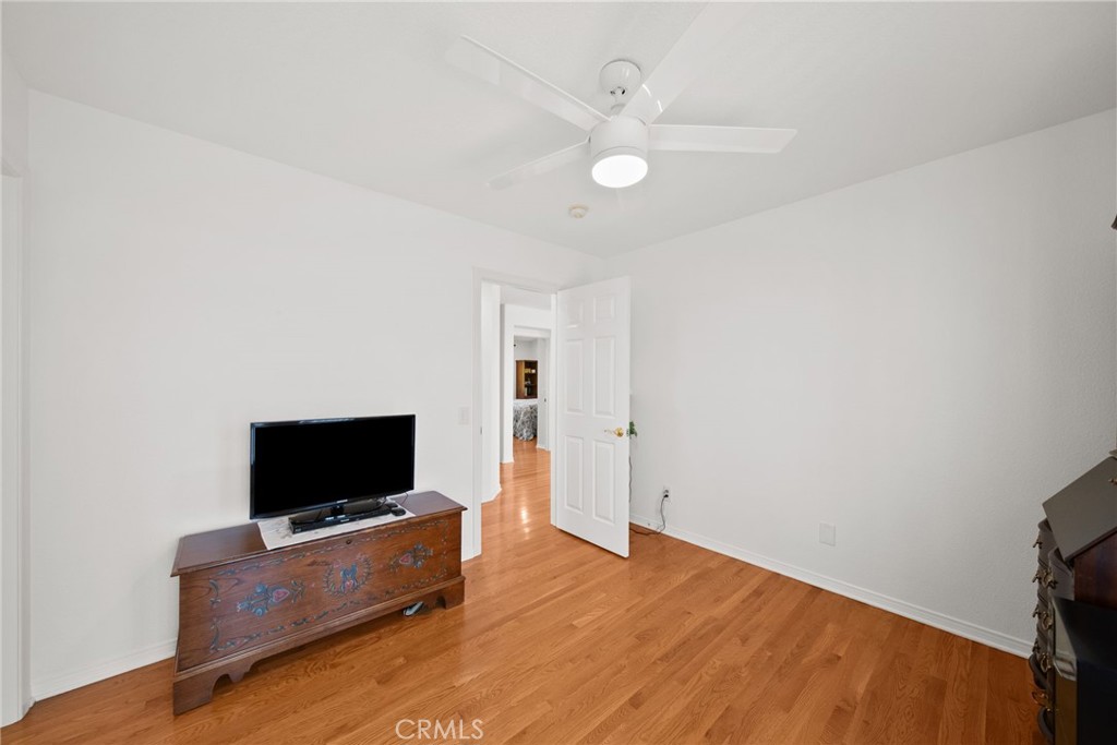 24245 Silhouette Property Photo 14