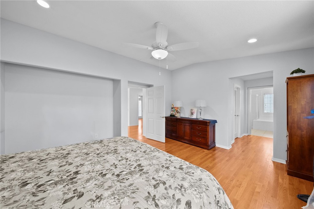 24245 Silhouette Property Photo 21