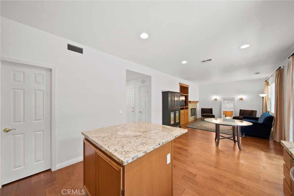 24245 Silhouette Property Photo 31