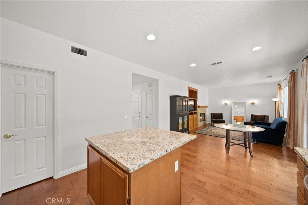24245 Silhouette Property Photo 32