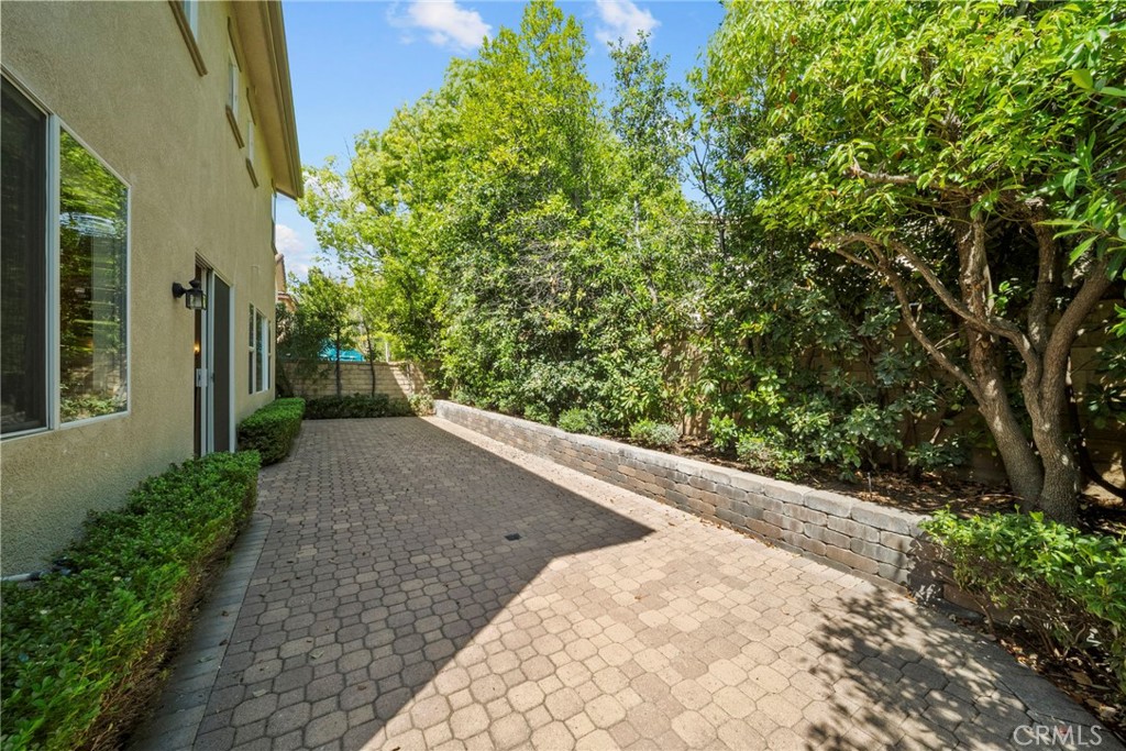 24245 Silhouette Property Photo 43