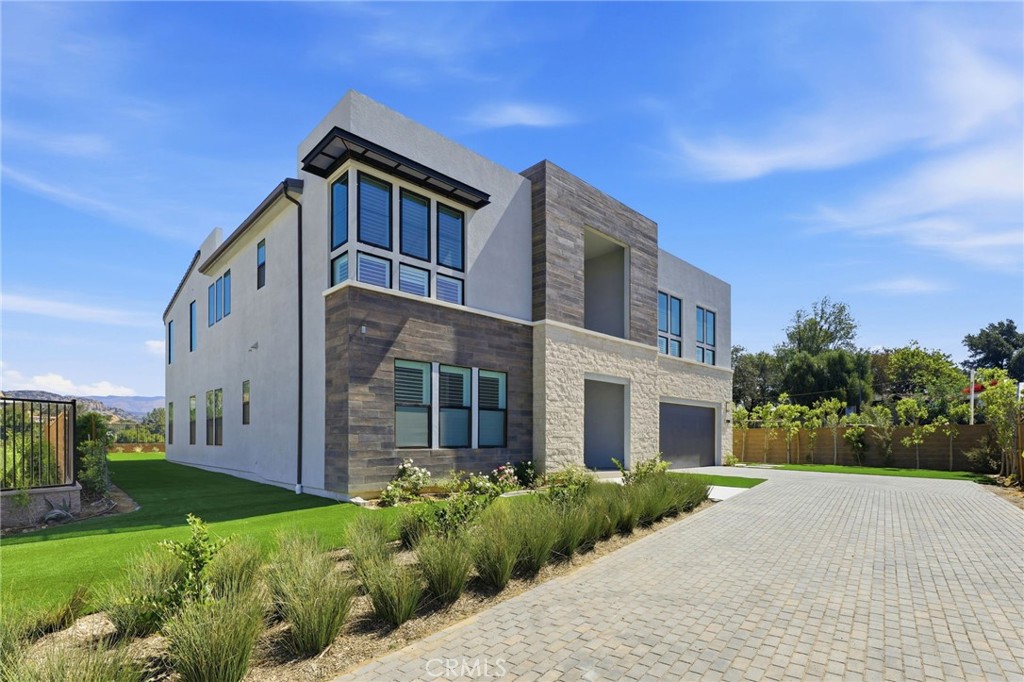 22801 Seaqua Circle Property Photo