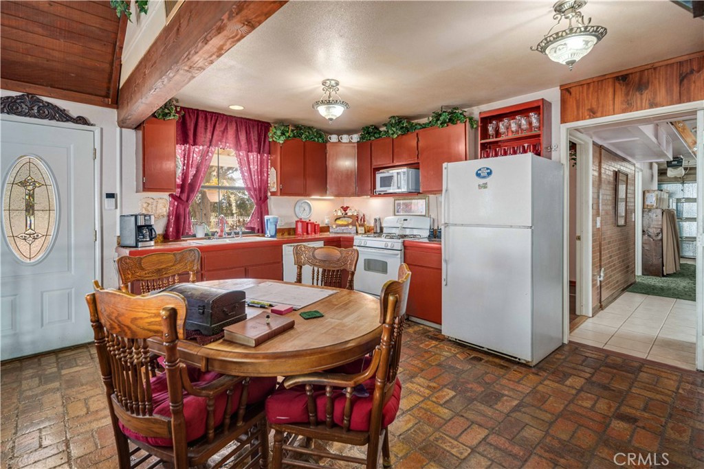 5849 East Avenue T8 Property Photo 14