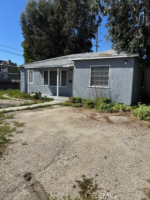 6401 Denny Avenue Property Photo 1