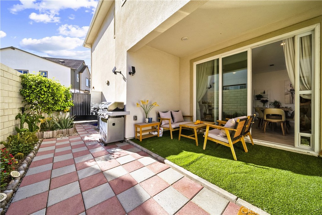 27616 Symphony Place Property Photo 2
