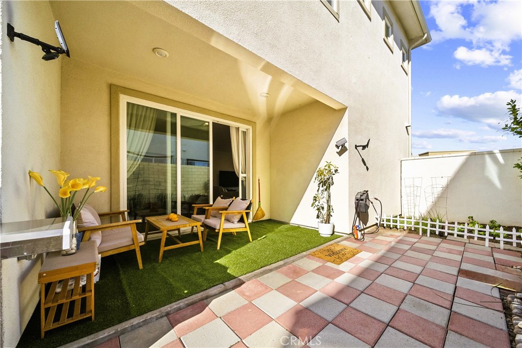 27616 Symphony Place Property Photo 3