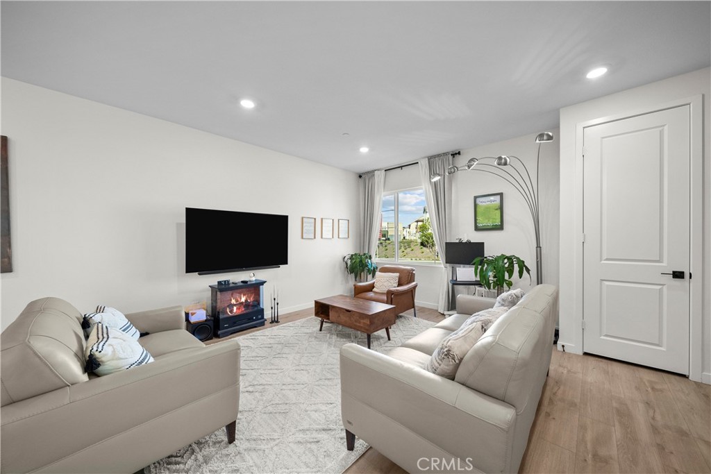 27616 Symphony Place Property Photo 10
