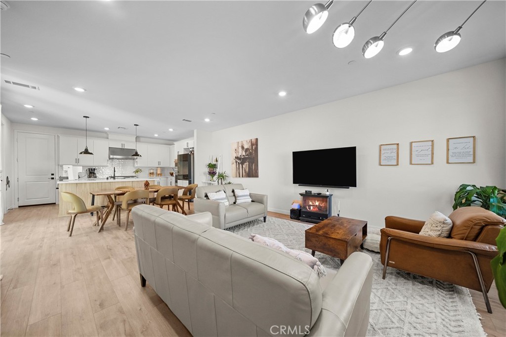 27616 Symphony Place Property Photo 12