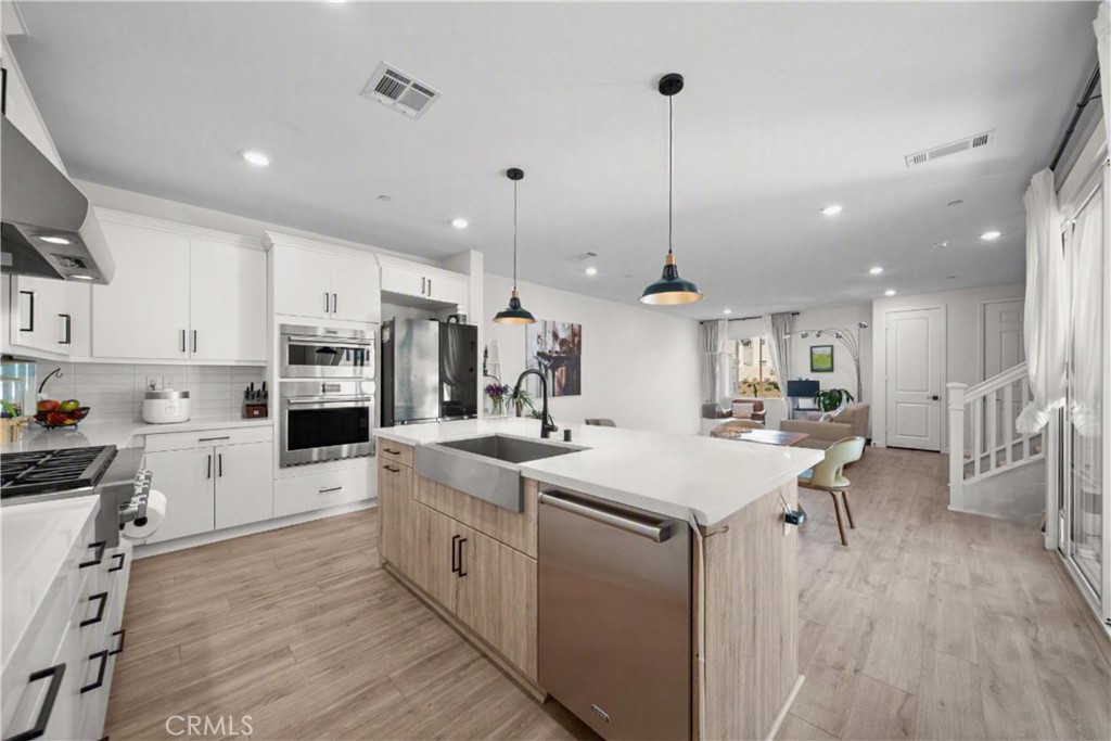 27616 Symphony Place Property Photo 18