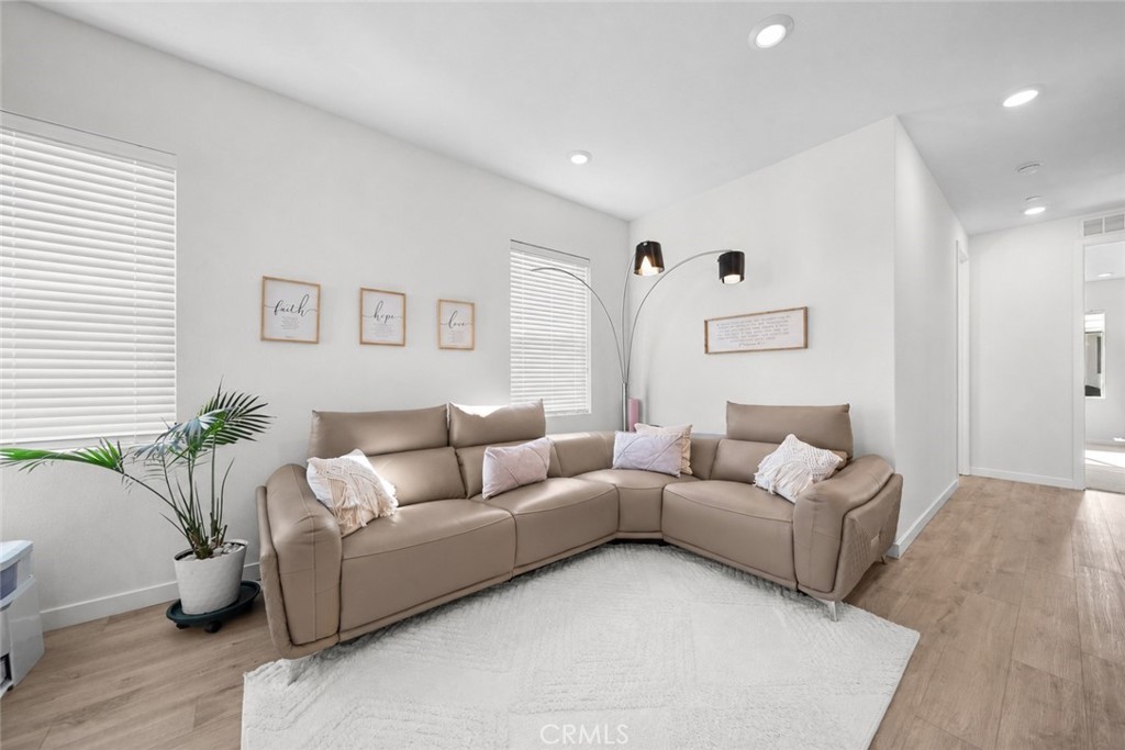 27616 Symphony Place Property Photo 22