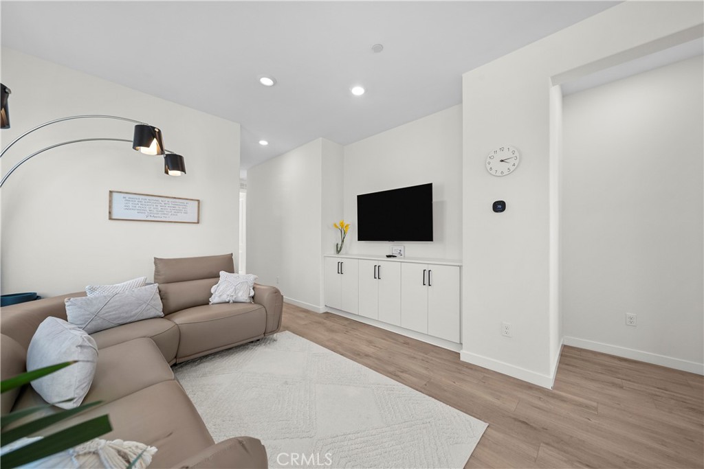 27616 Symphony Place Property Photo 23