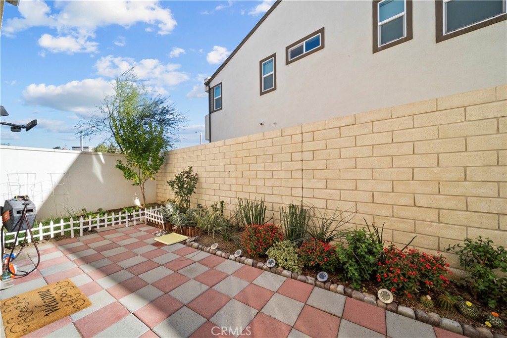 27616 Symphony Place Property Photo 39