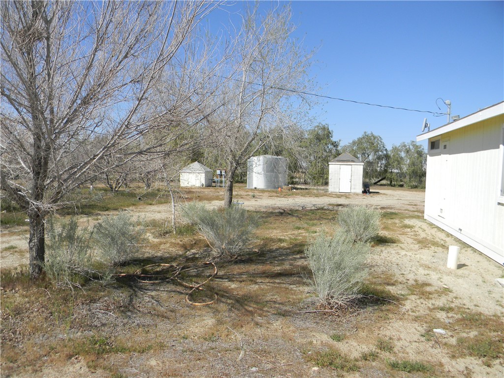 16846 E Avenue T Property Photo 4