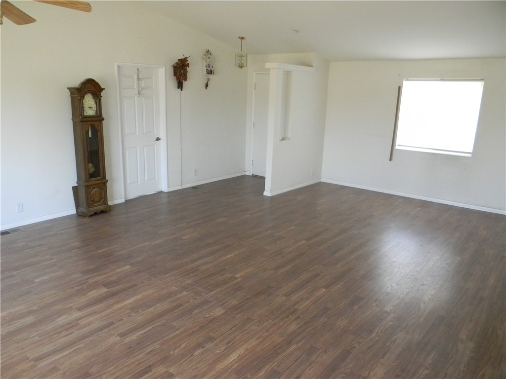 16846 E Avenue T Property Photo 12
