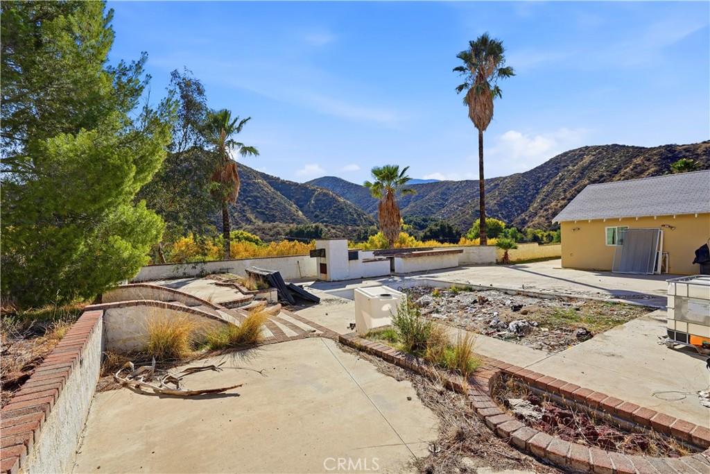 8235 Soledad Canyon Road Property Photo 8