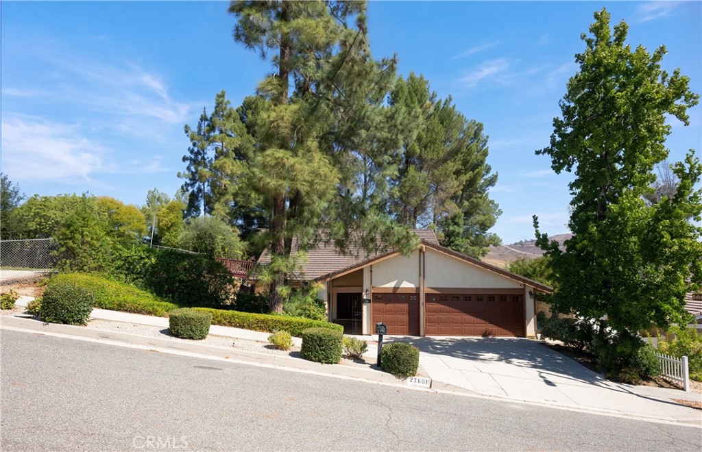 27601 Endeavor Street Property Photo 2