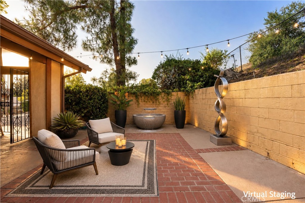 27601 Endeavor Street Property Photo 4