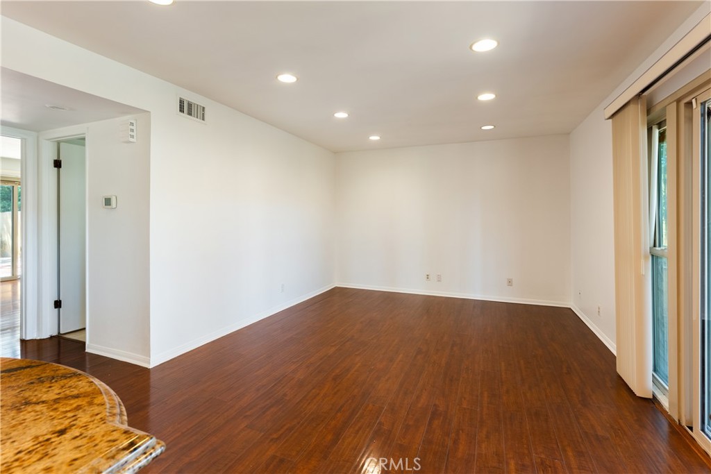 27601 Endeavor Street Property Photo 23