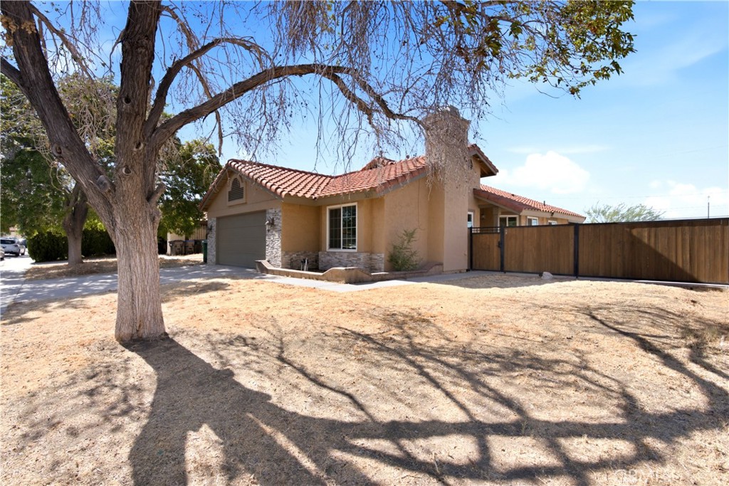 3217 E Avenue S1 Property Photo 4