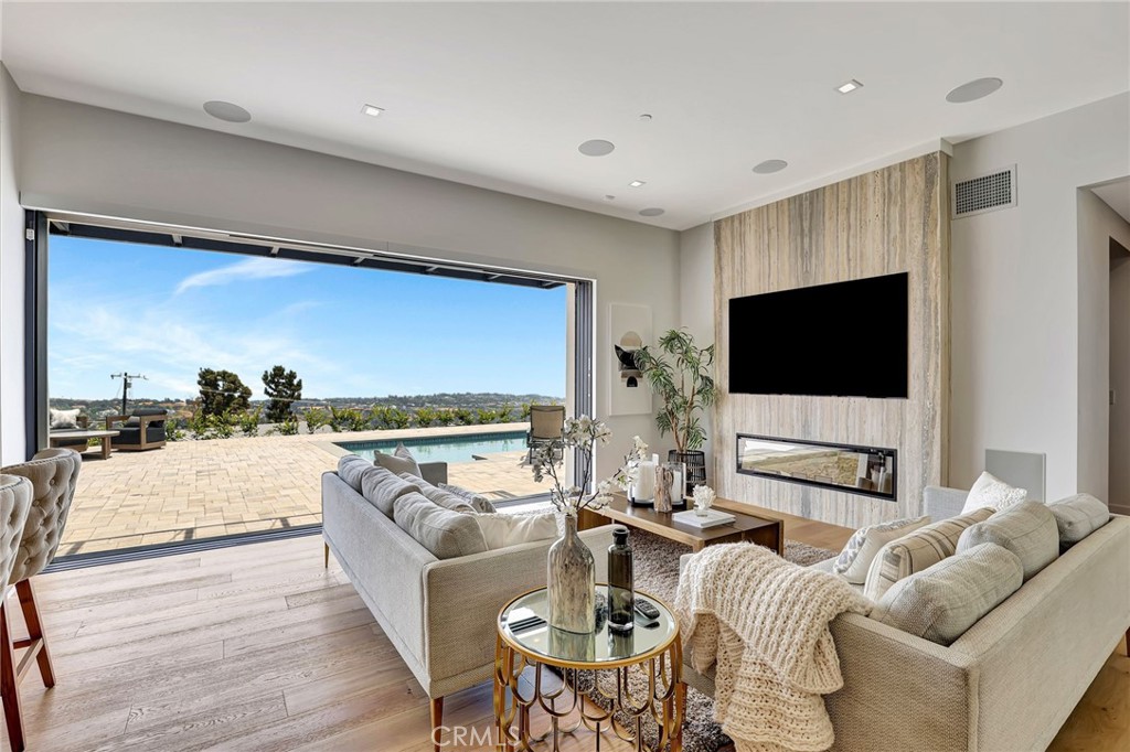 5402 Horizon Property Photo 1