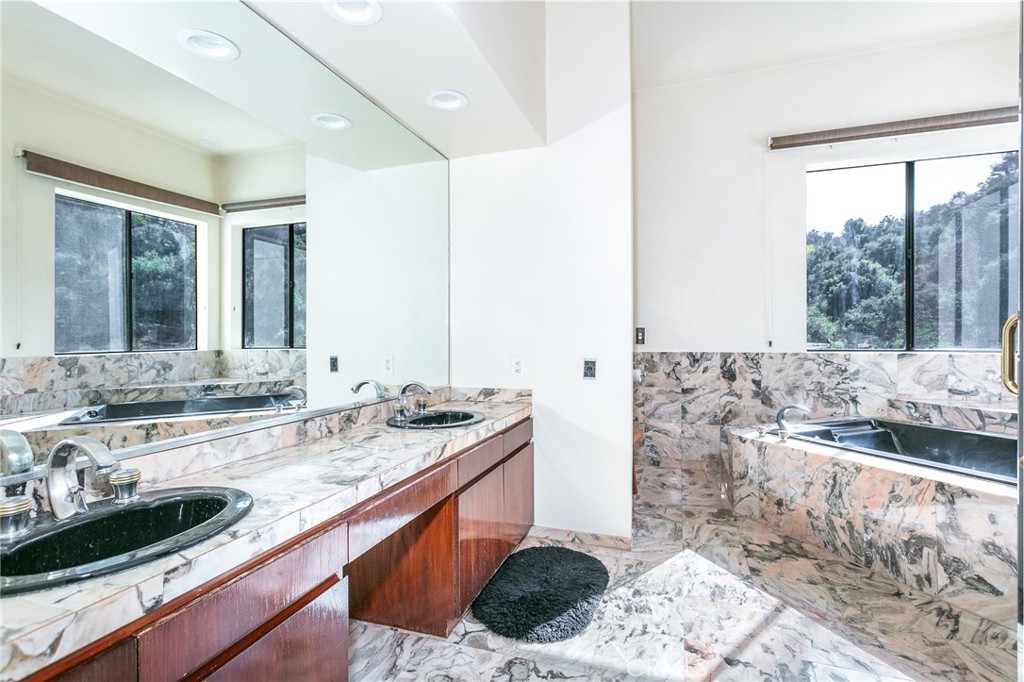 3965 Alta Mesa Property Photo 11