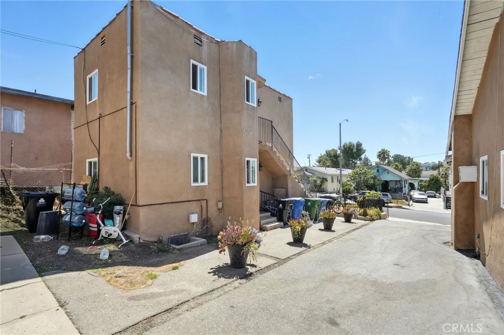 1151 1153 Cornwell Street Property Photo 17