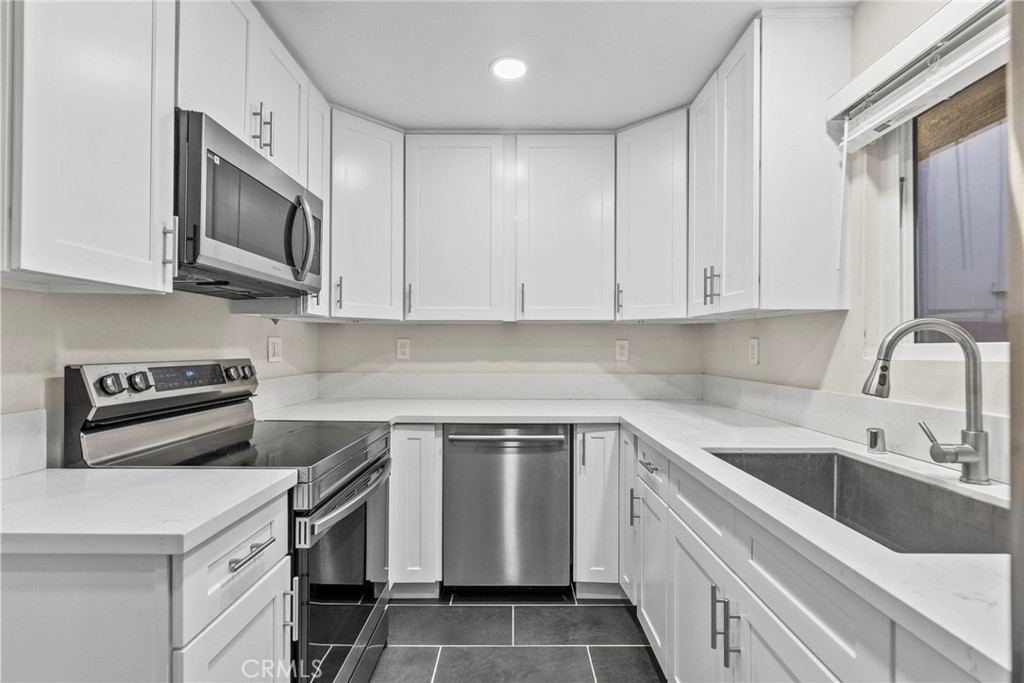1108 Camino Real 406 Property Photo 14