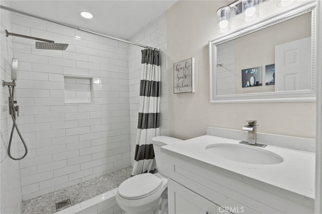 1108 Camino Real 406 Property Photo 23