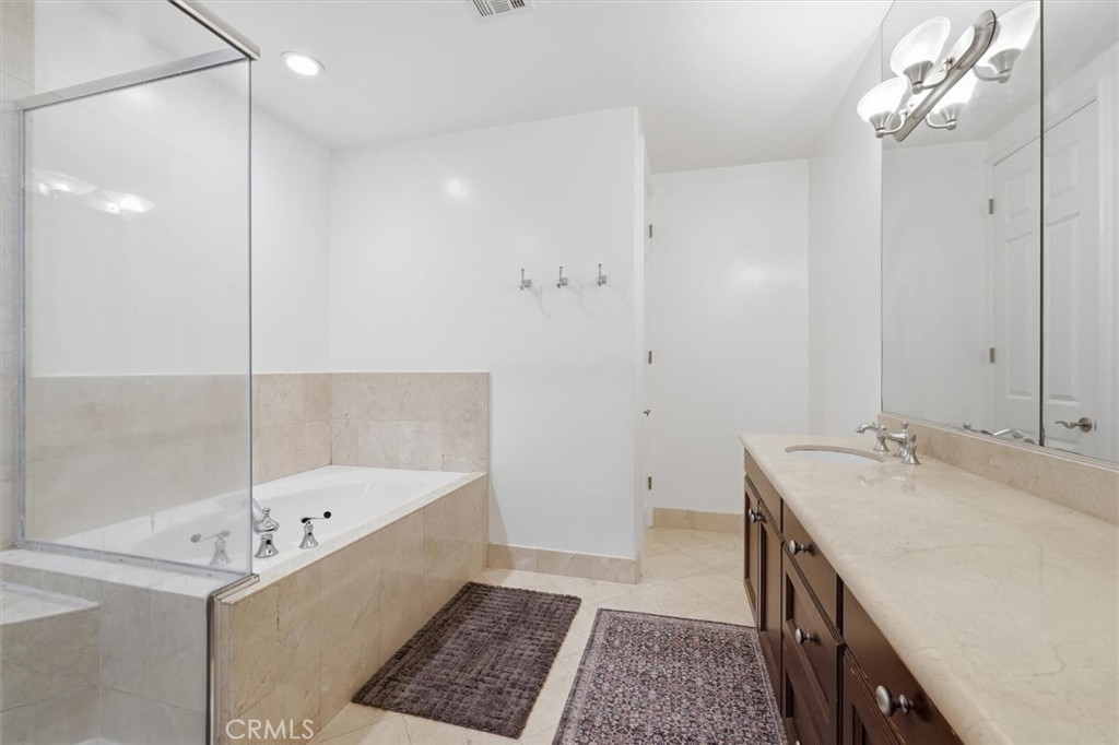 143 N Arnaz Drive 105 Property Photo 18