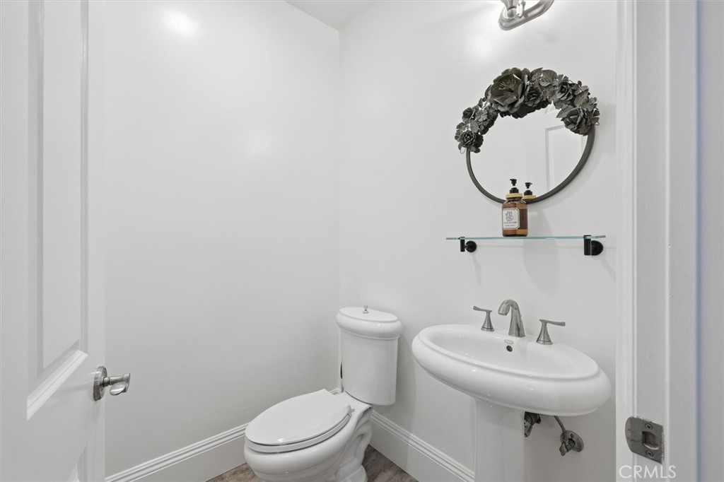 143 N Arnaz Drive 105 Property Photo 24