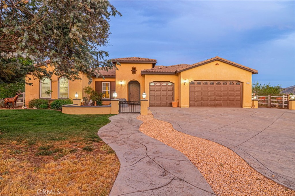 33442 Desert Road Property Photo 1