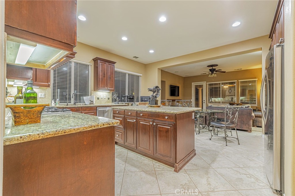 33442 Desert Road Property Photo 13