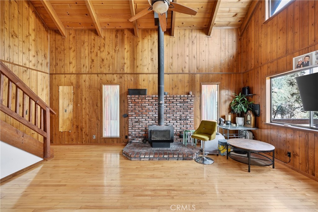 7004 Foothill Drive Property Photo 3