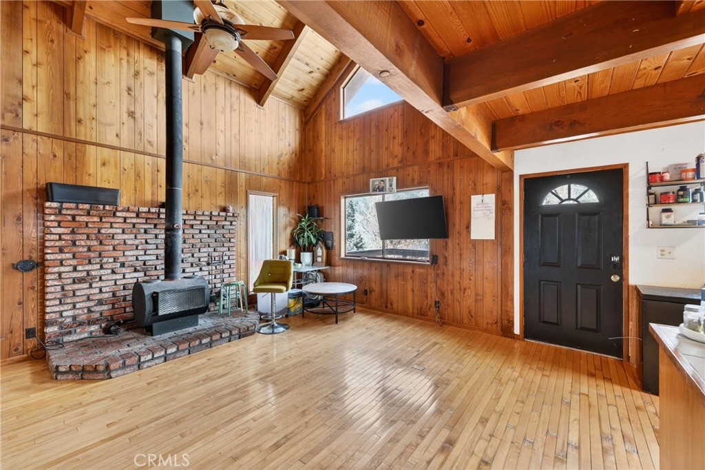 7004 Foothill Drive Property Photo 4