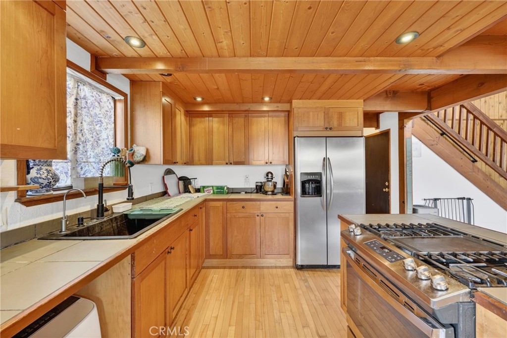 7004 Foothill Drive Property Photo 8