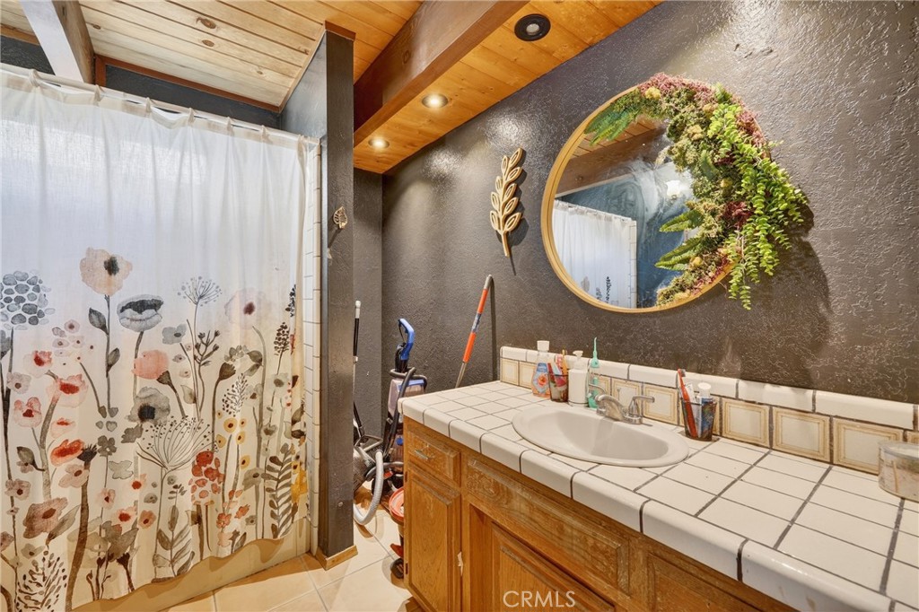 7004 Foothill Drive Property Photo 18